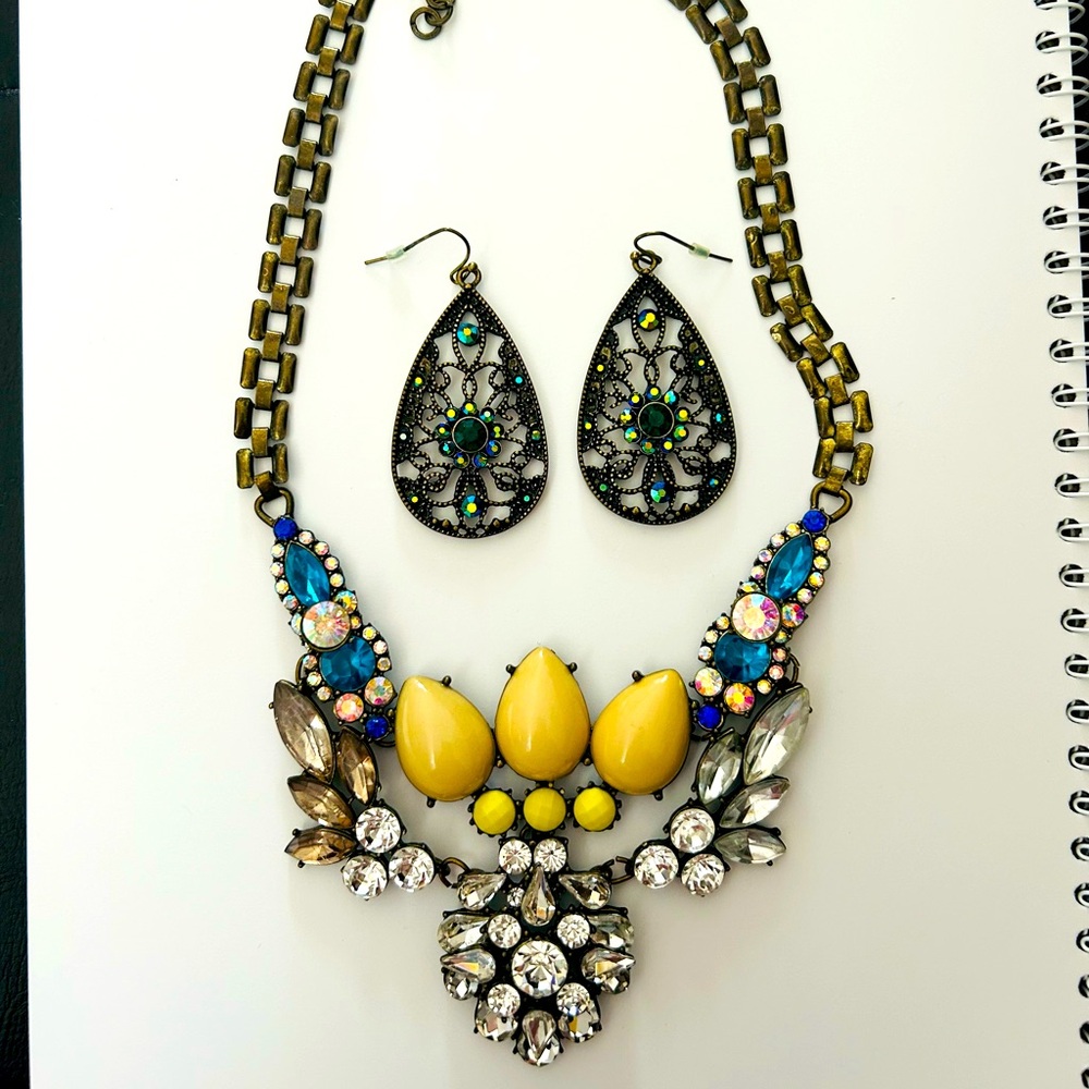 Antique looking necklace and earring set. GUC.